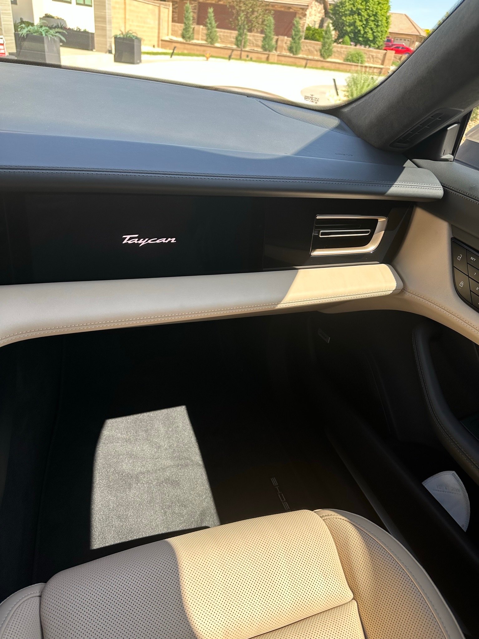 Used 2022 Porsche Taycan For Sale (11)