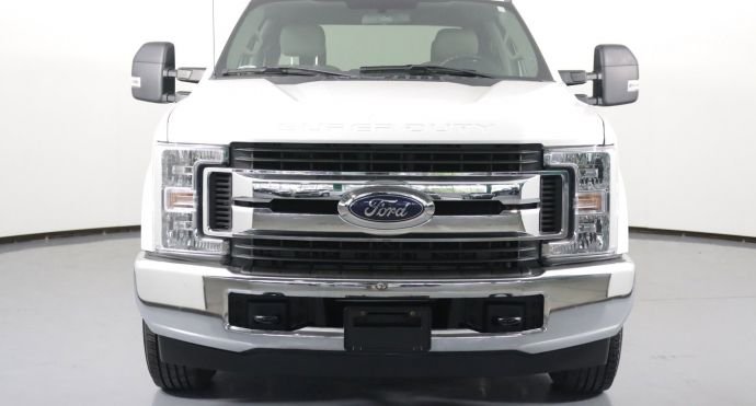 2019 Ford Super Duty F 350 DRW – XLT (1)