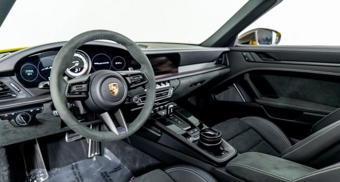 2022 Porsche 911 – Targa 4 GTS For Sale (41)