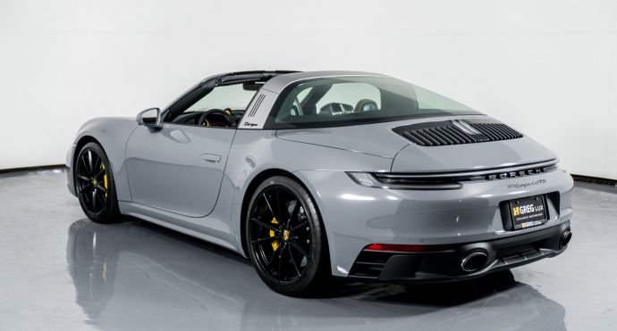 2023 Porsche 911 – Targa 4 GTS For Sale (17)