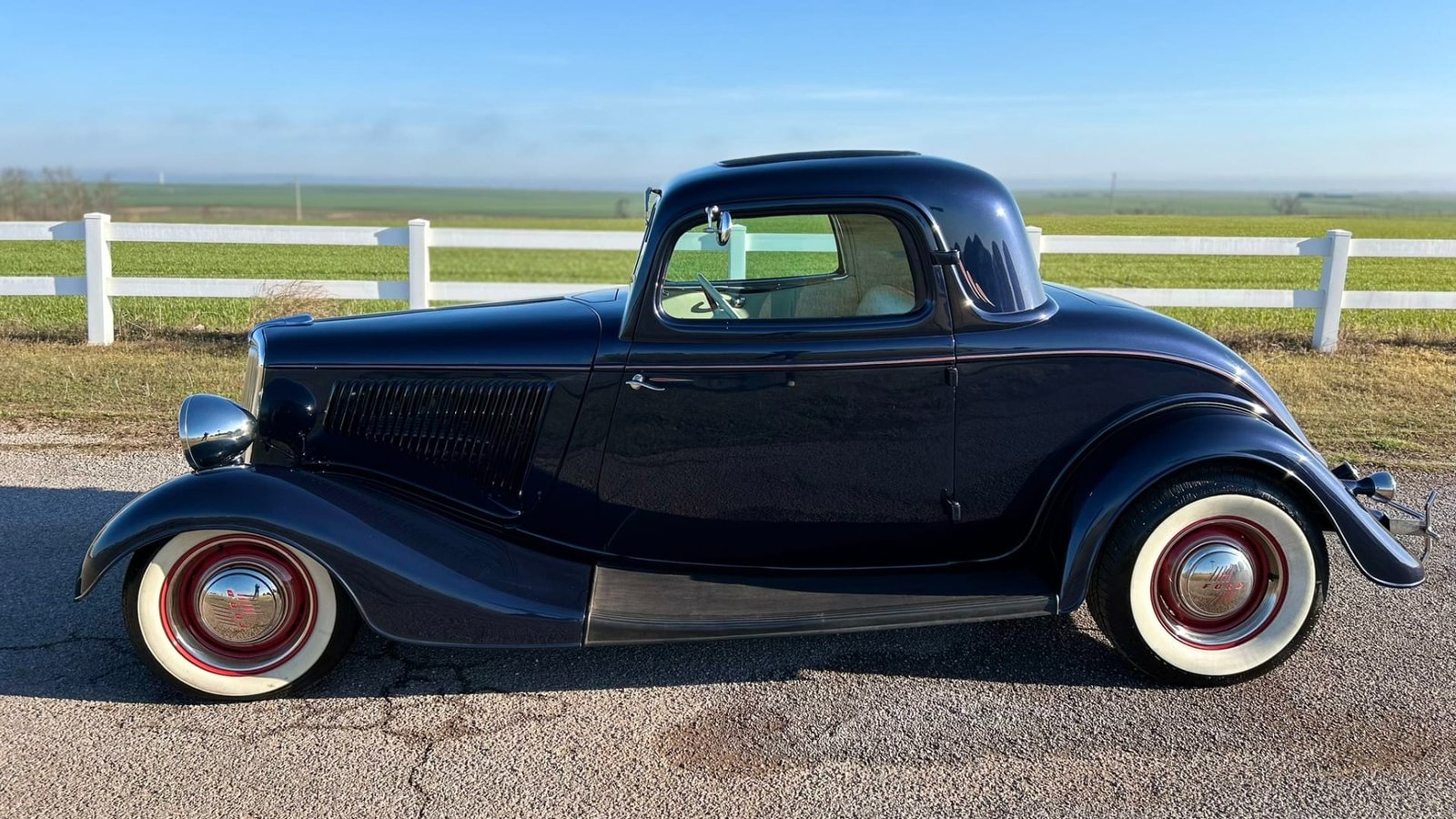 1934 Ford 3-Window Coupe For Sale (16)