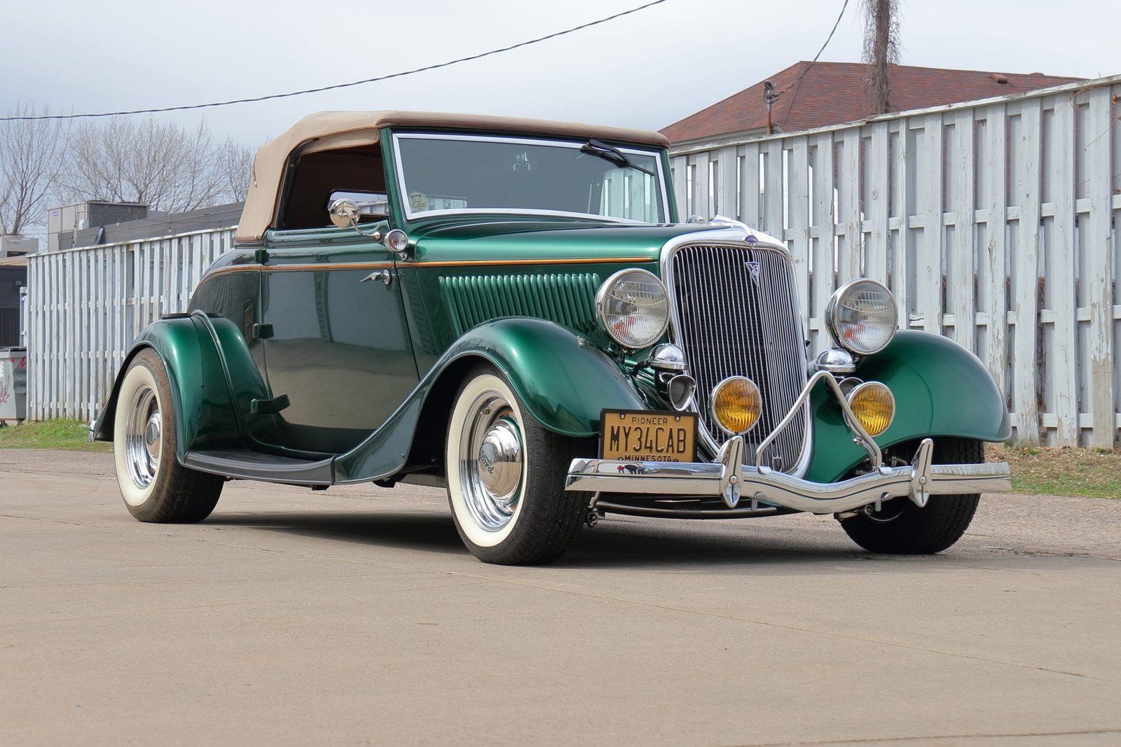 1934 Ford Custom Cabriolet For Sale (31)