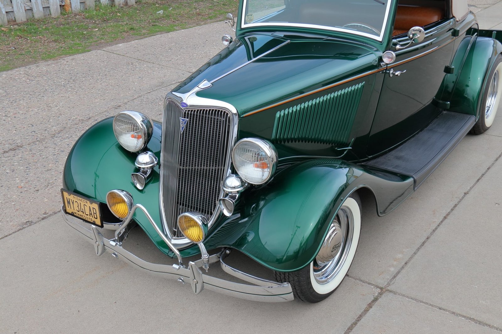 1934 Ford Custom Cabriolet For Sale (32)