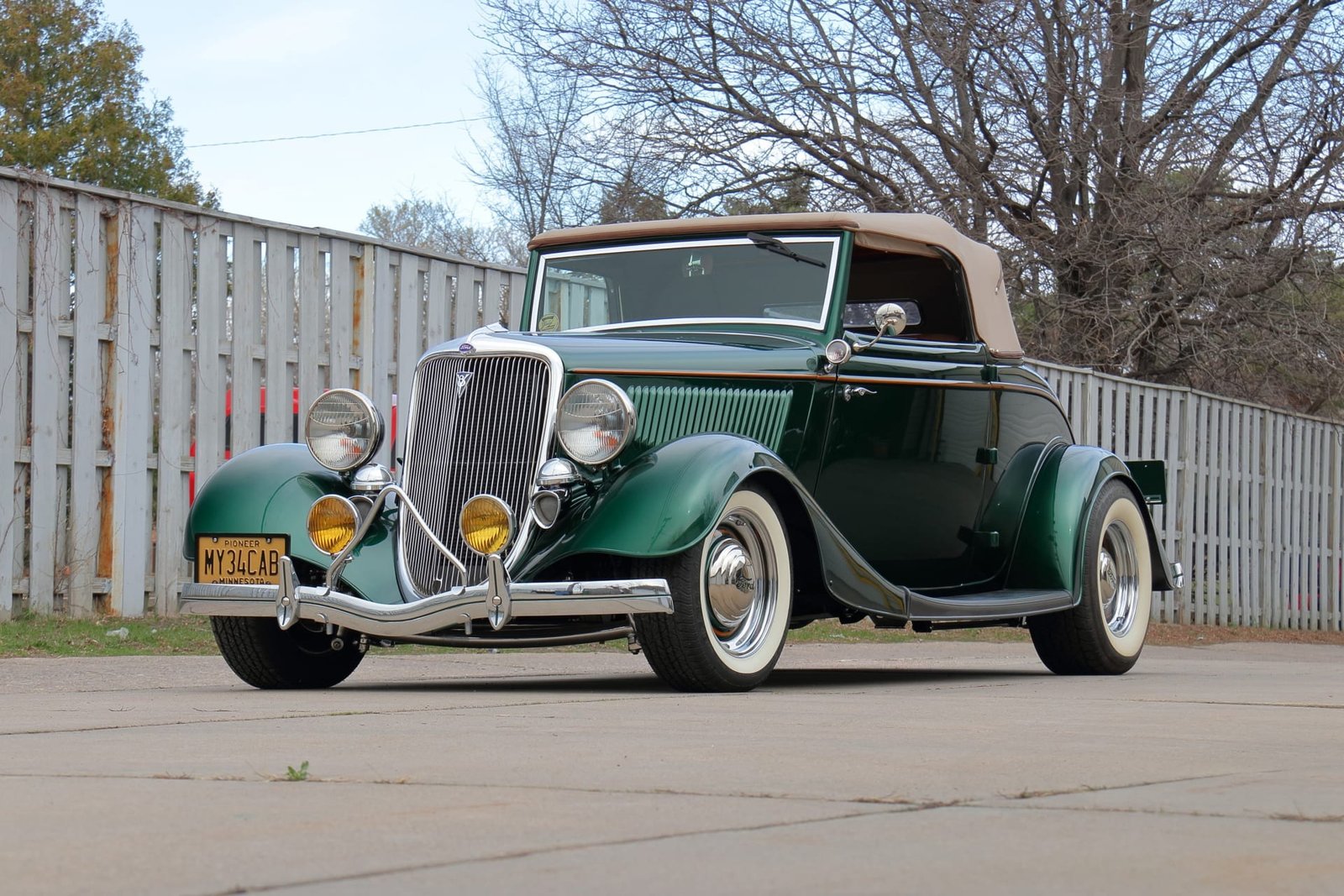1934 Ford Custom Cabriolet For Sale (34)