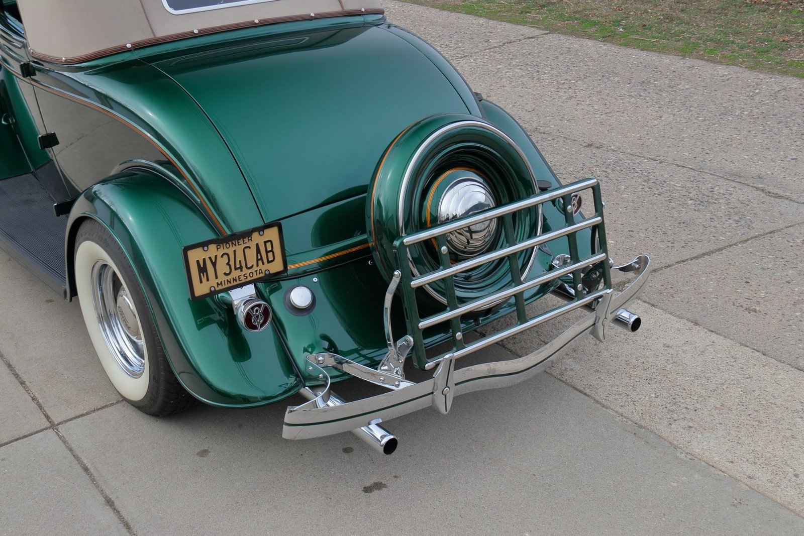 1934 Ford Custom Cabriolet For Sale (38)