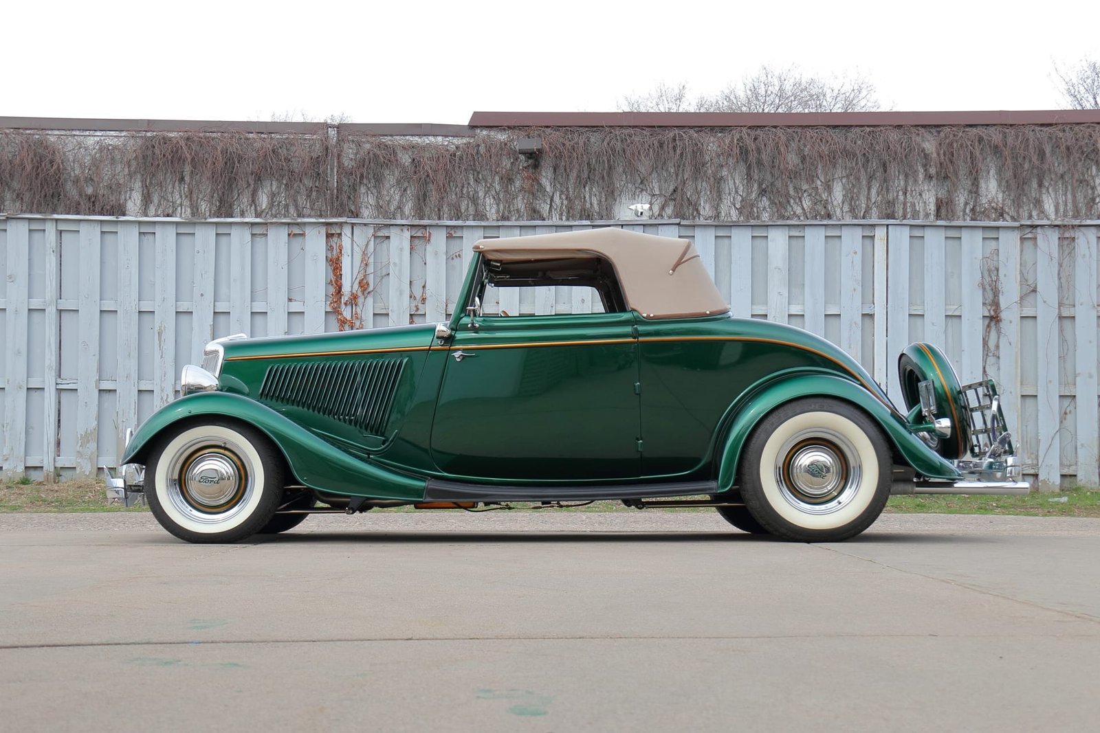 1934 Ford Custom Cabriolet For Sale (41)