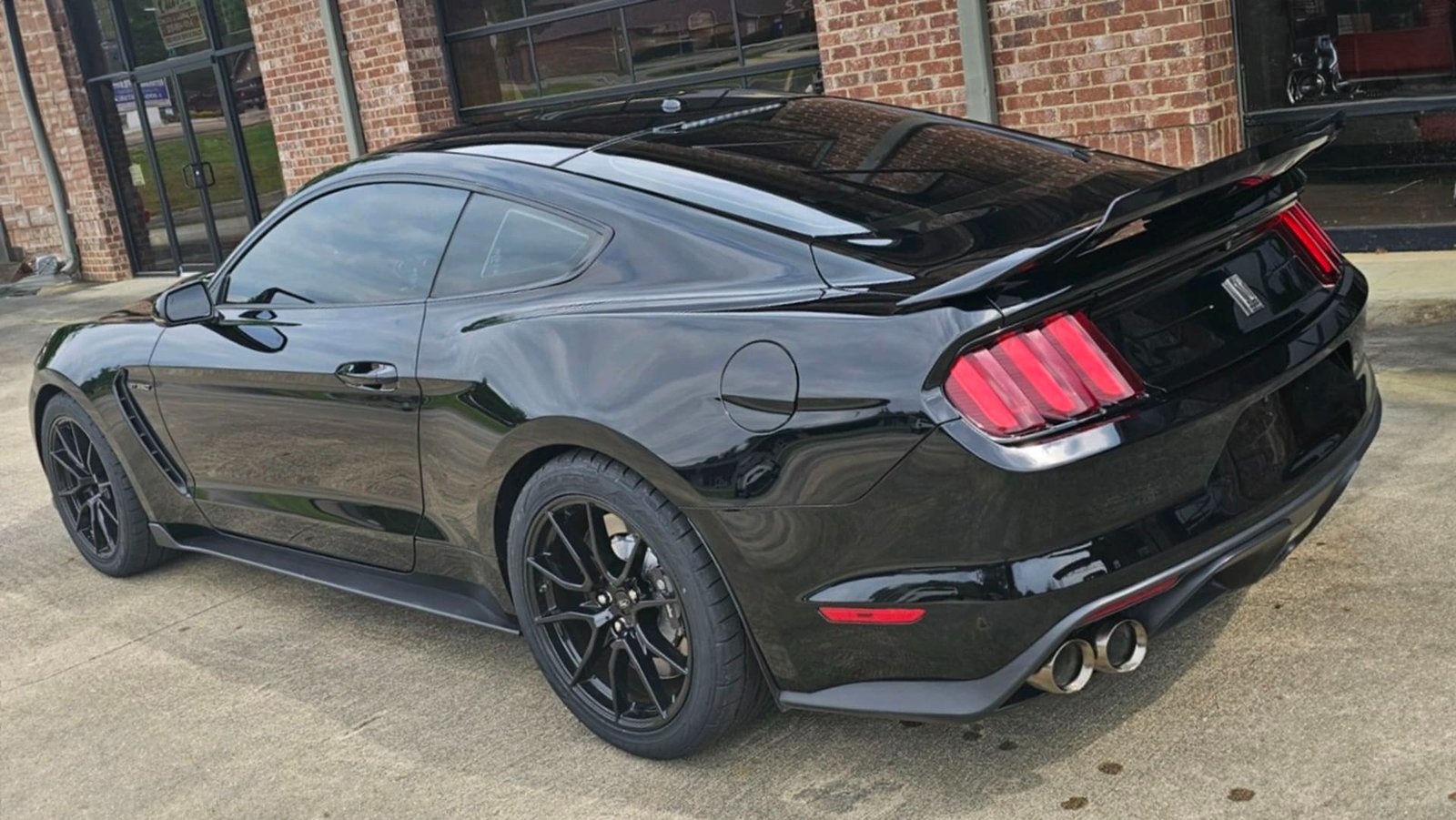 2019 Ford Shelby GT350 For Sale (1)