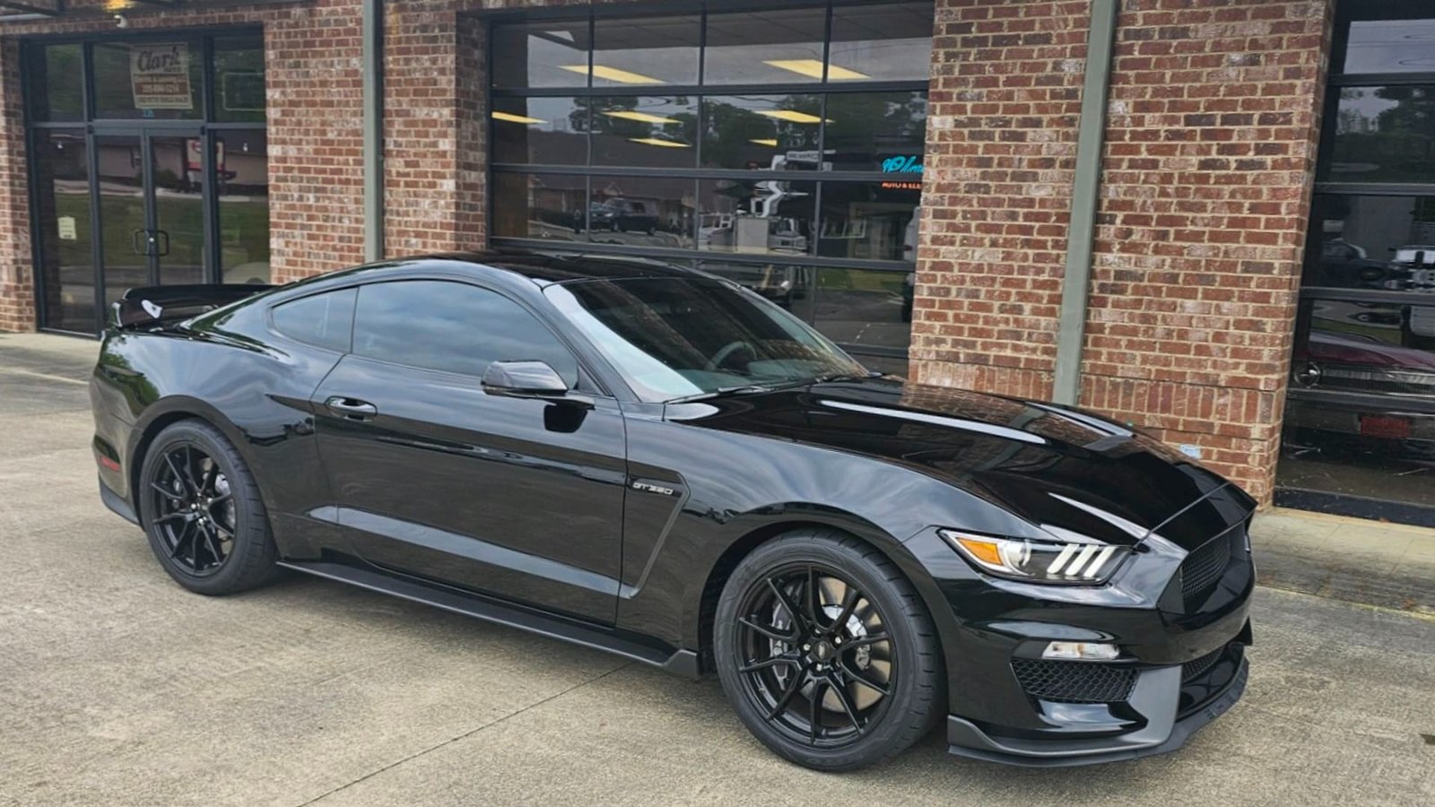 2019 Ford Shelby GT350 For Sale (17)