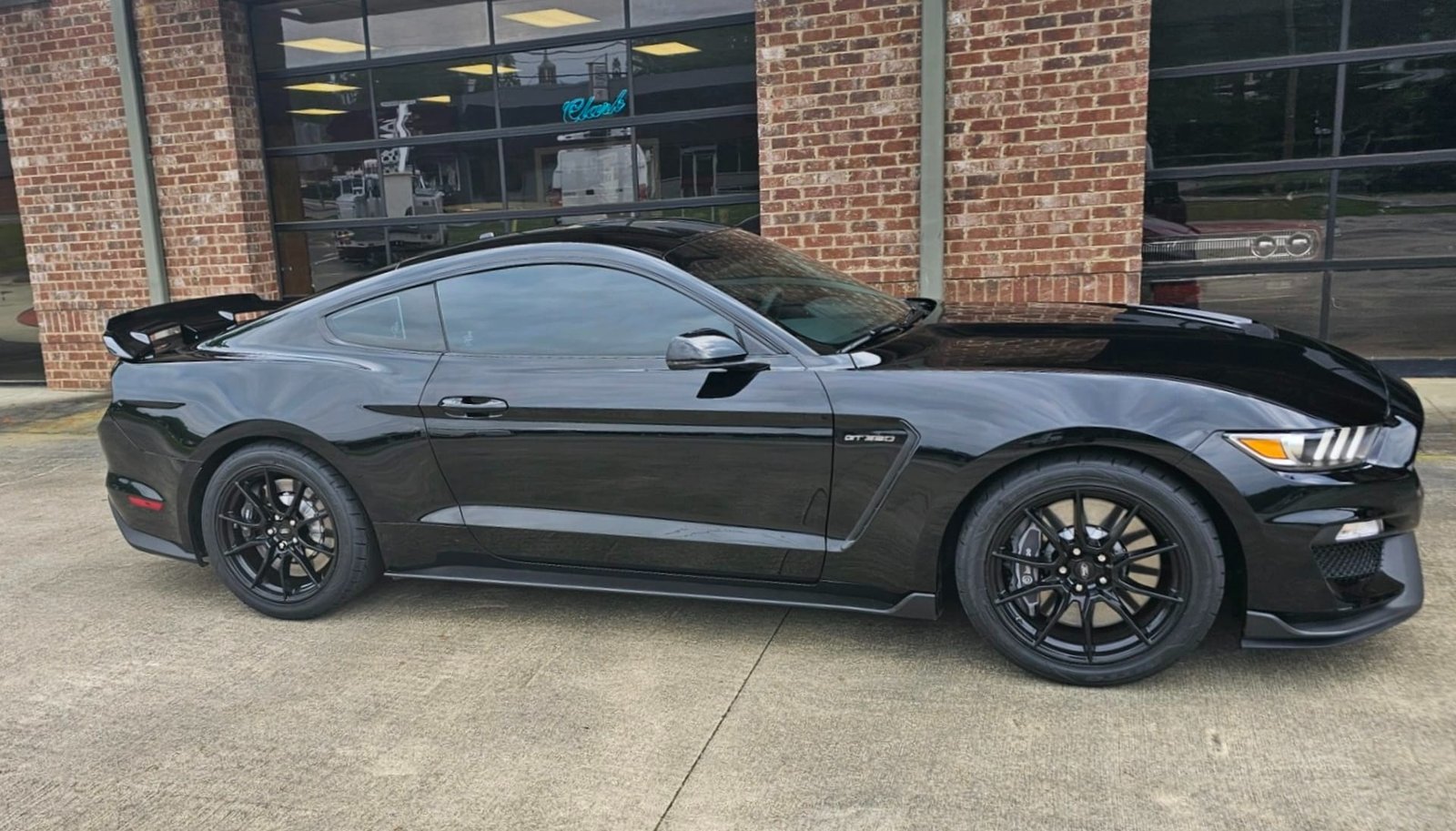 2019 Ford Shelby GT350 For Sale (3)