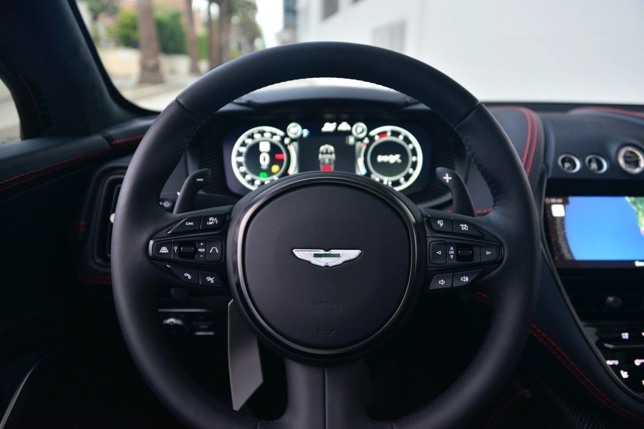 2023 Aston Martin DBX 550 For Sale (22)