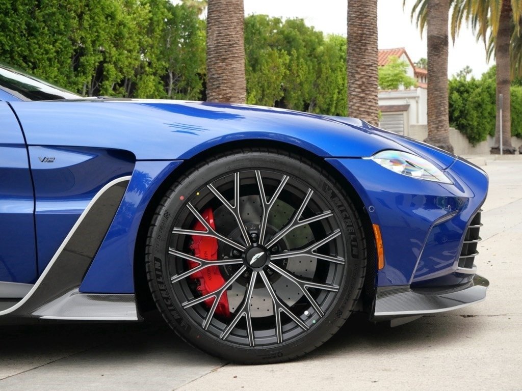 2023 Aston Martin Vantage V12 Roadster (32)