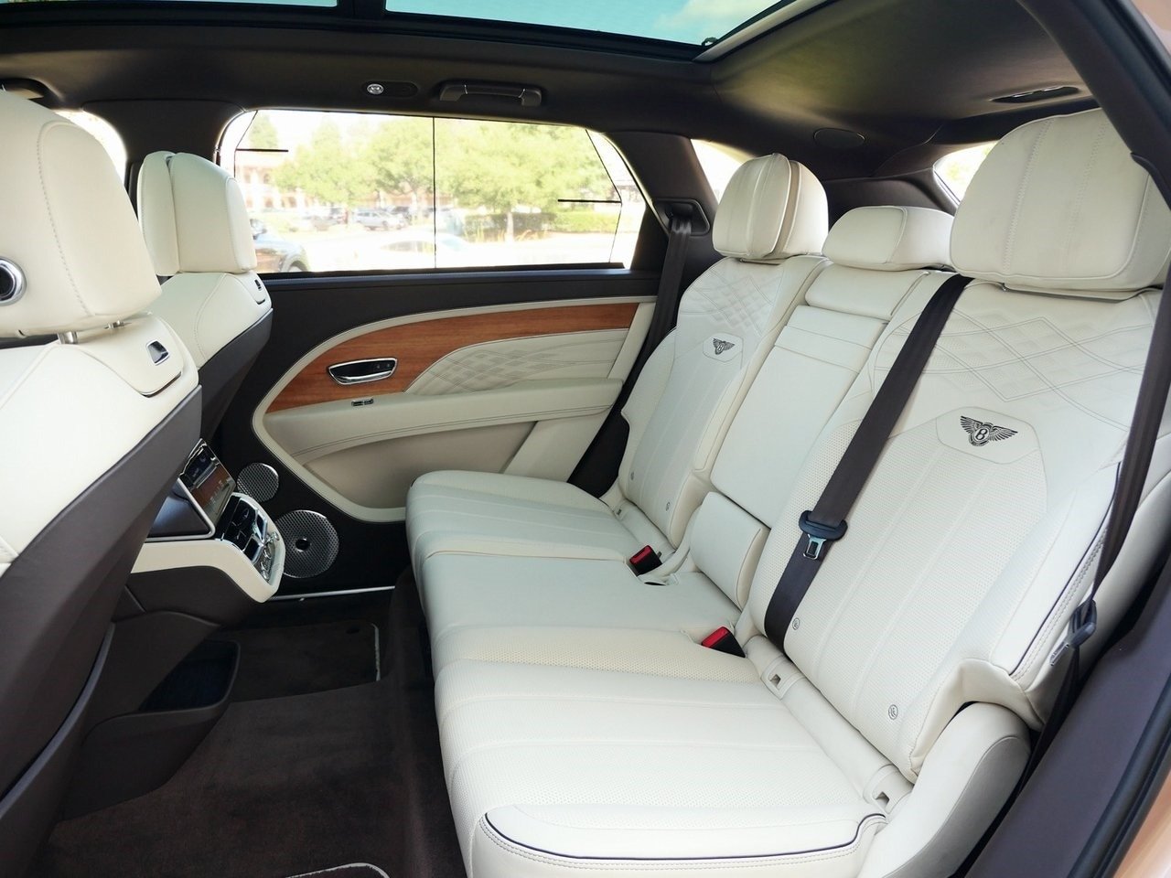 2023 Bentley Bentayga EWB Azure For Sale (13)