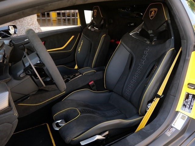 2023 Lamborghini Huracan Sterrato For Sale (29)
