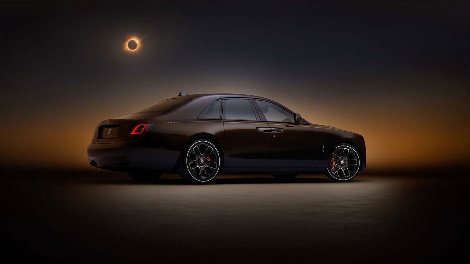 2024 Rolls-Royce Black Badge Ghost Ekleipsis (19)