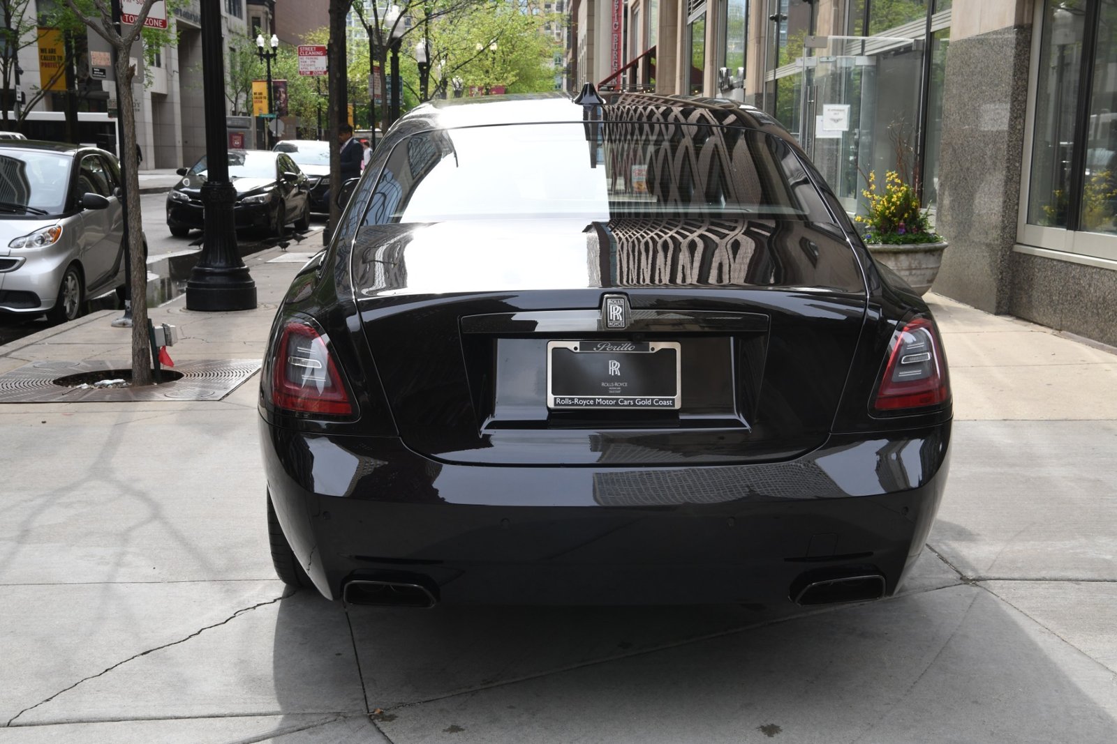 2024 Rolls-Royce Black Badge Ghost Ekleipsis (50)