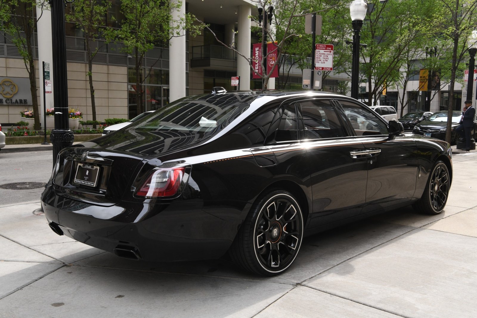 2024 Rolls-Royce Black Badge Ghost Ekleipsis (51)