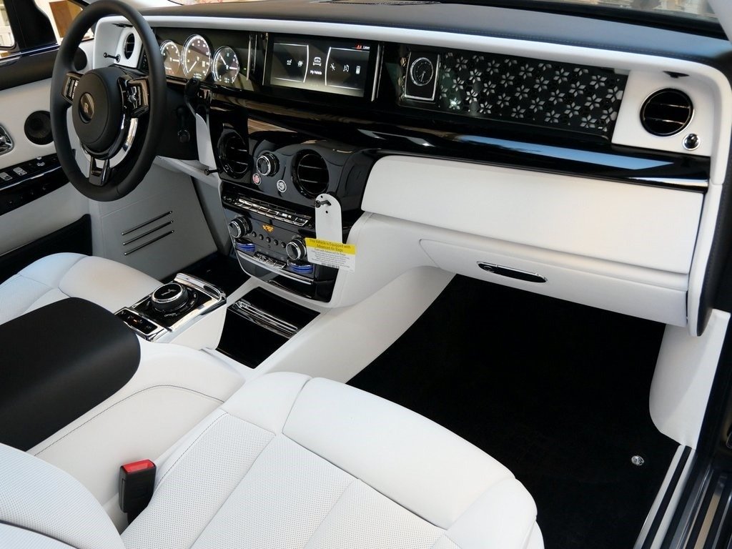 2024 Rolls-Royce Phantom EWB For Sale (14)