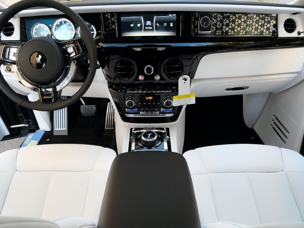 2024 Rolls-Royce Phantom EWB For Sale (45)
