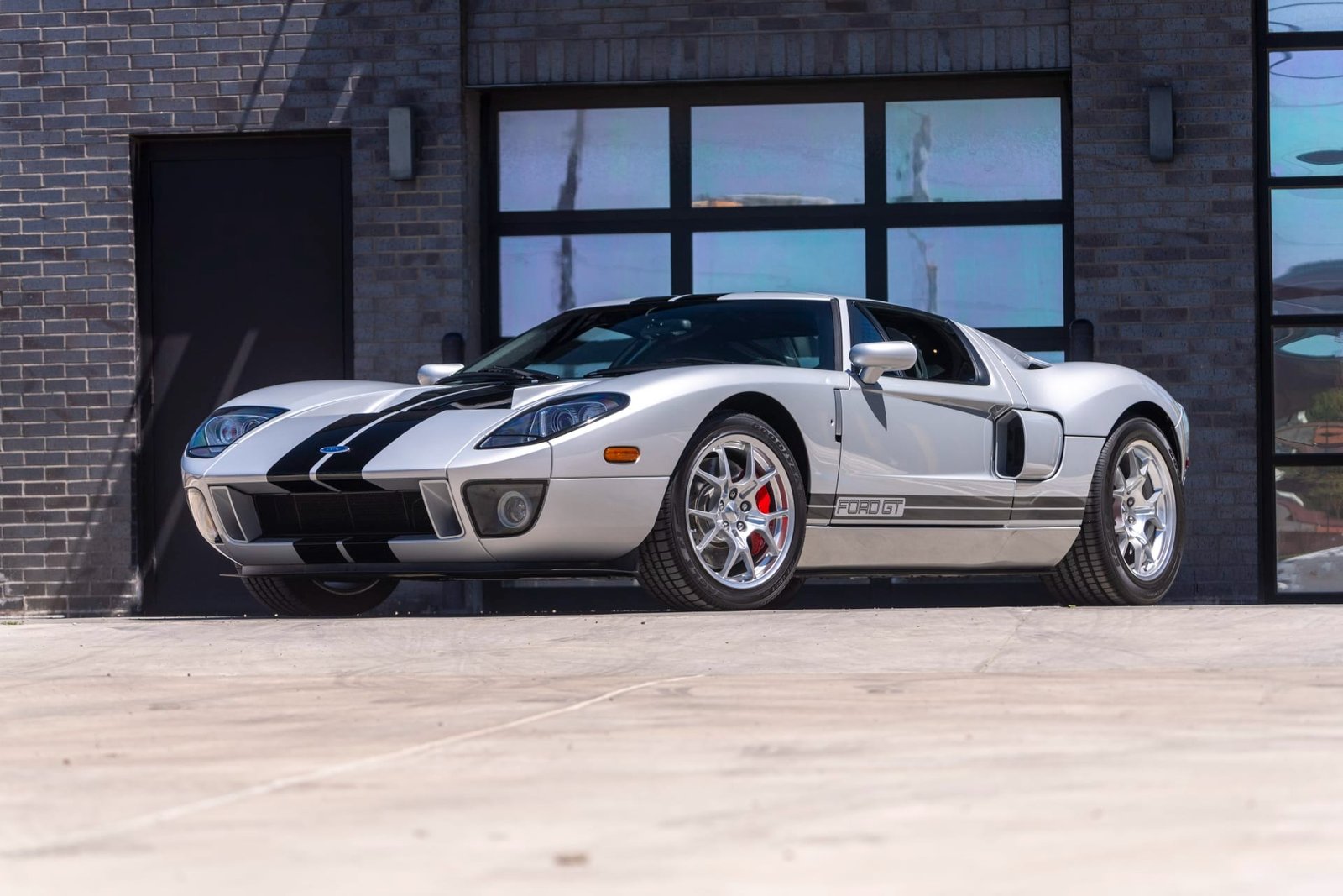 Buy 2005 Ford GT (25)
