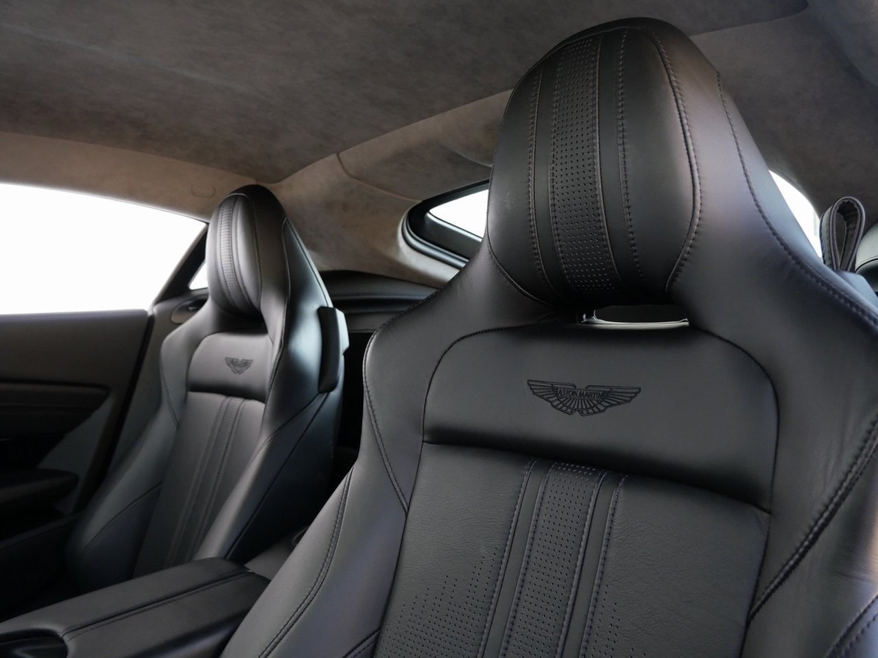 Buy 2020 Aston Martin Vantage Coupe (6)