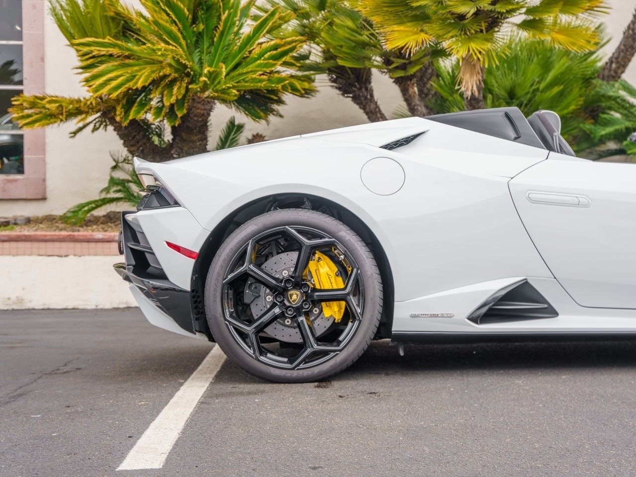 Buy 2020 Lamborghini Huracan EVO Spyder (8)