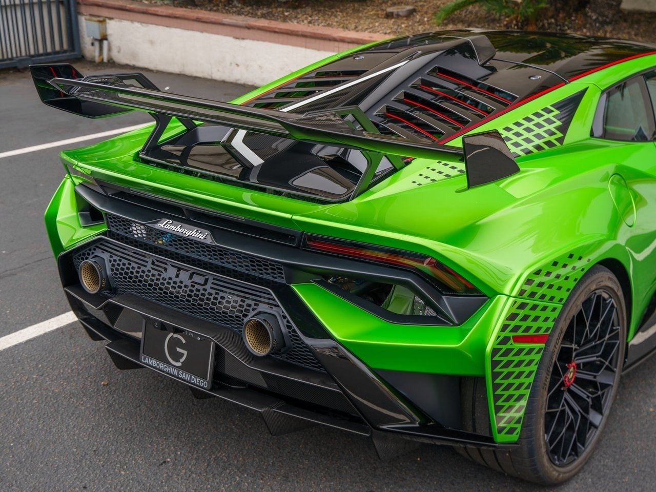 Buy 2022 Lamborghini Huracan STO Coupe (13)