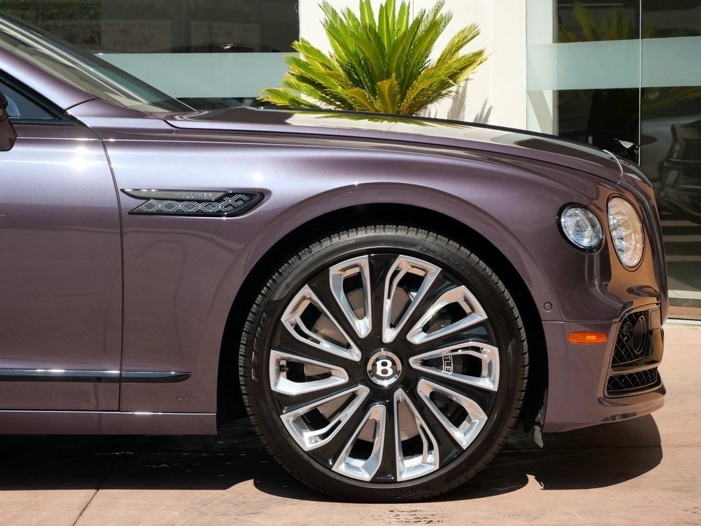 Buy 2023 Bentley Flying Spur Mulliner V8 (34)