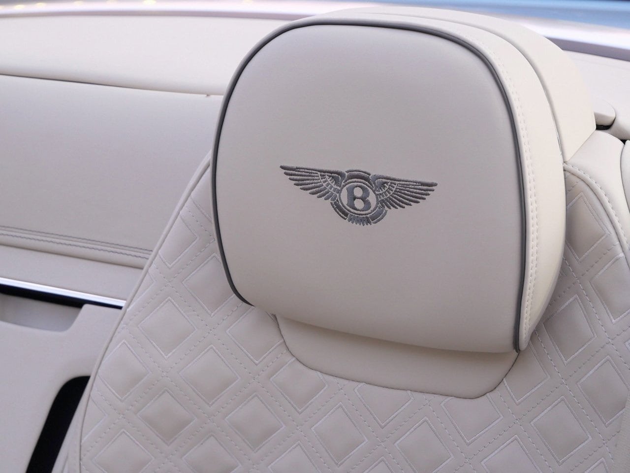 Buy 2023 Bentley GTC Speed Cabriolet (11)