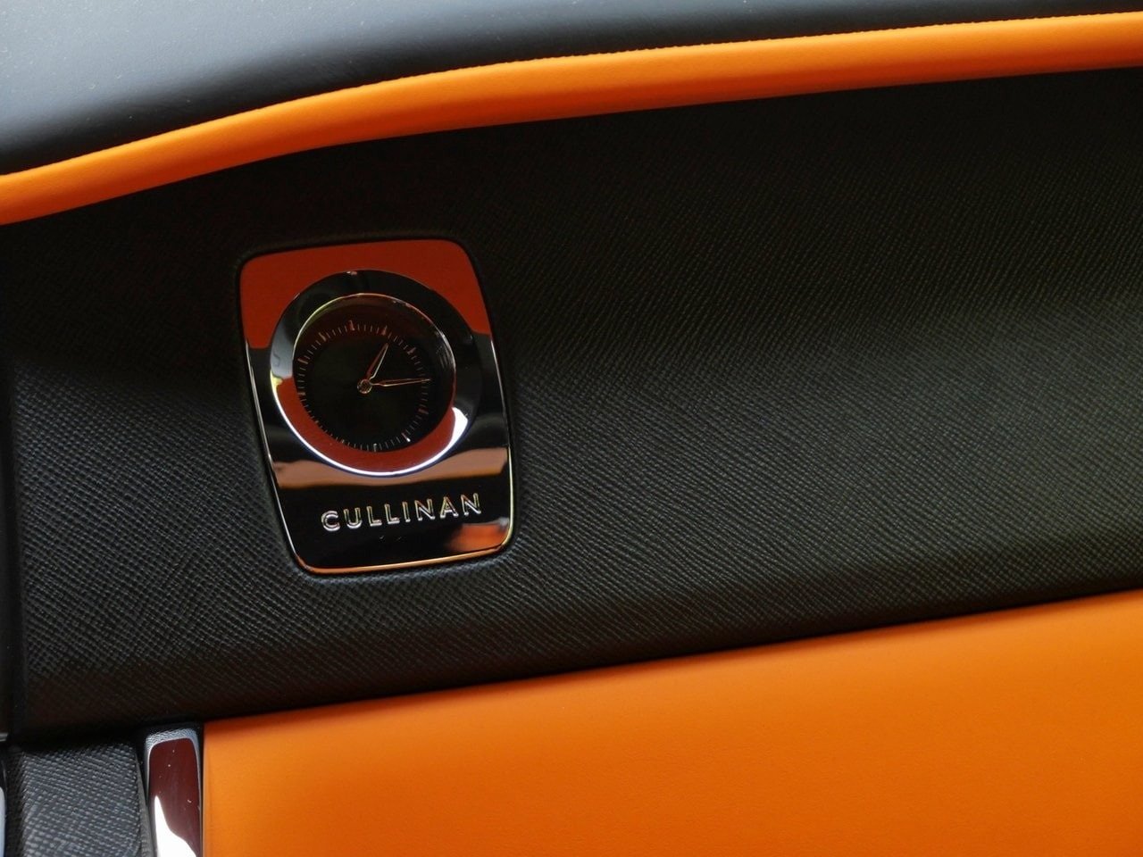 Buy 2023 Pre Owned Rolls-Royce Cullinan (19)