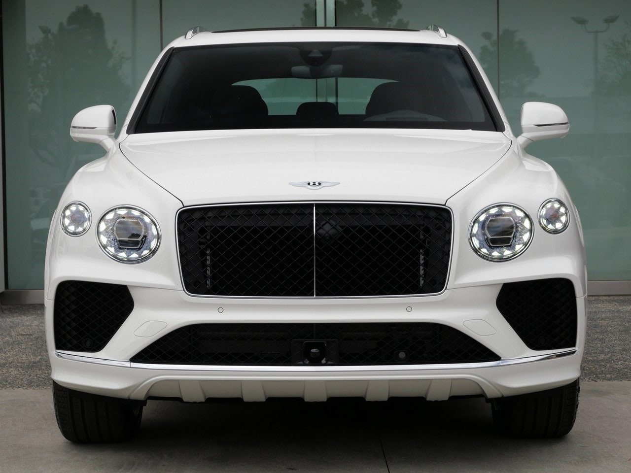 Buy 2024 Bentley Bentayga V8 SUV (18)