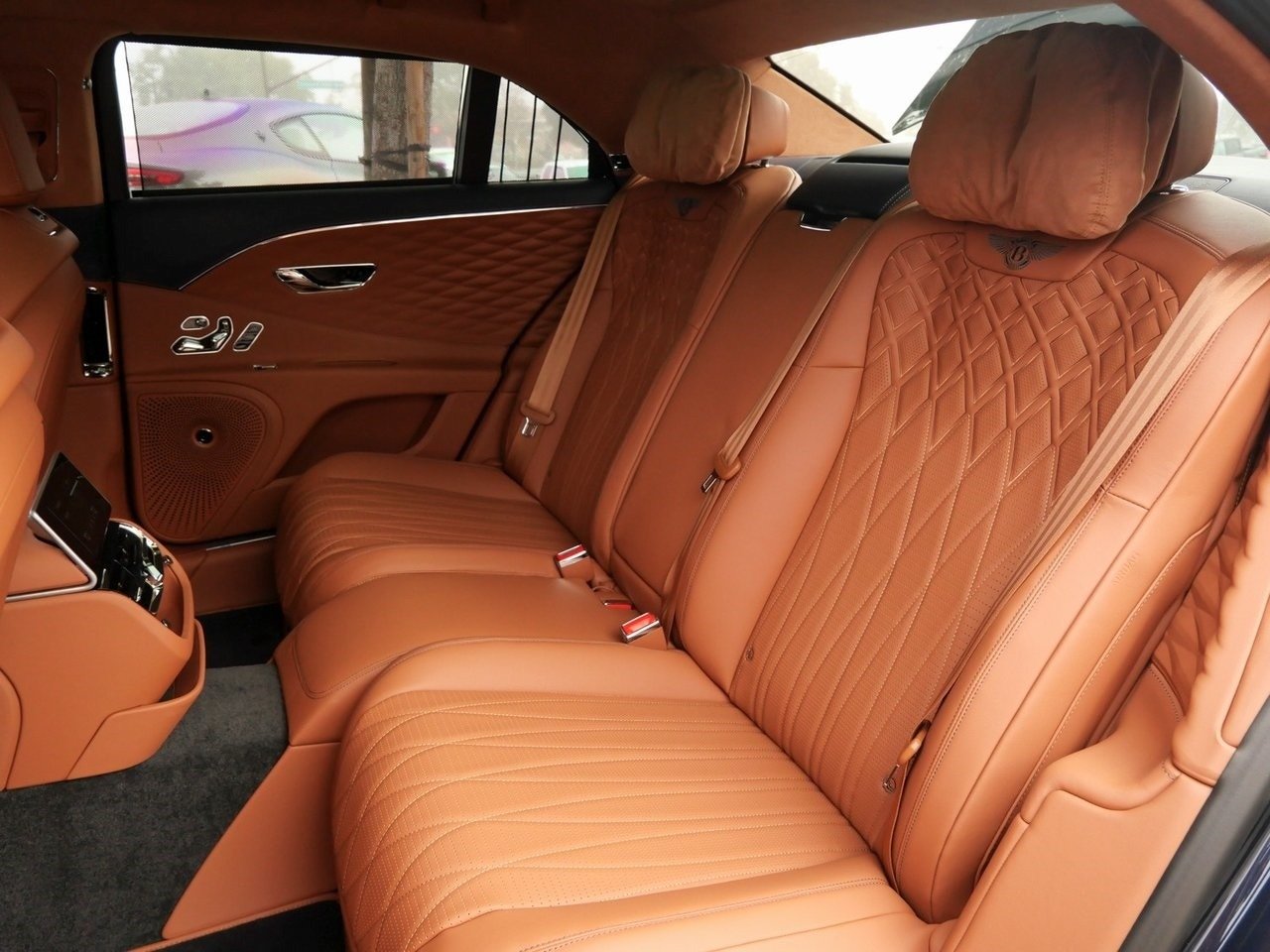 Buy 2024 Bentley Flying Spur Azure Sedan (12)