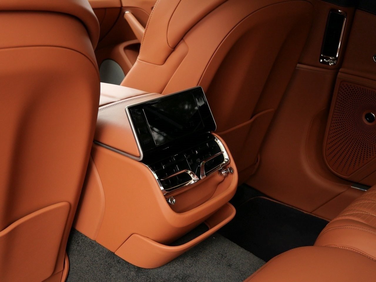 Buy 2024 Bentley Flying Spur Azure Sedan (14)