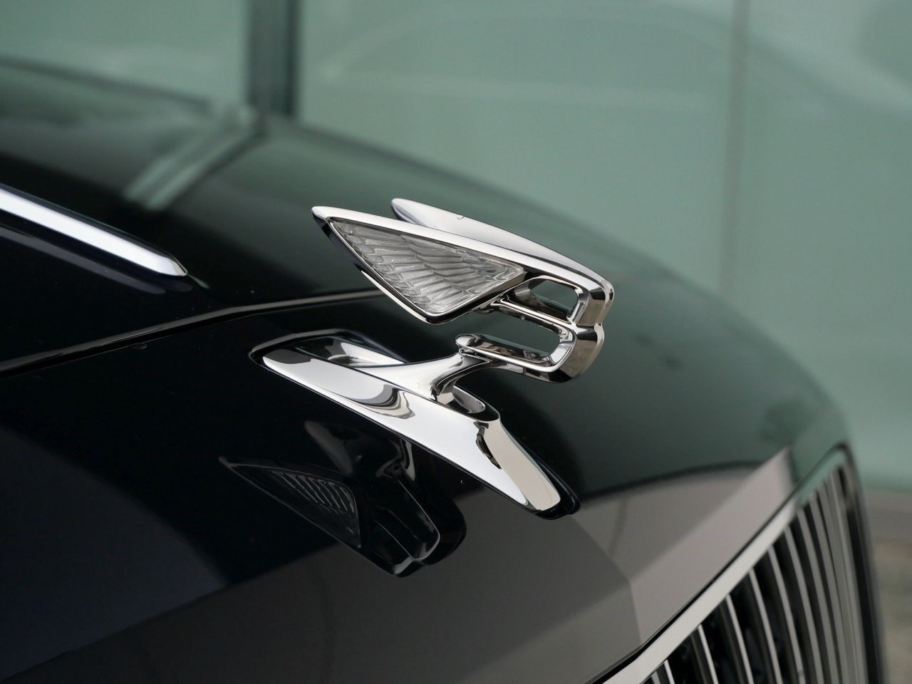 Buy 2024 Bentley Flying Spur Azure Sedan (5)