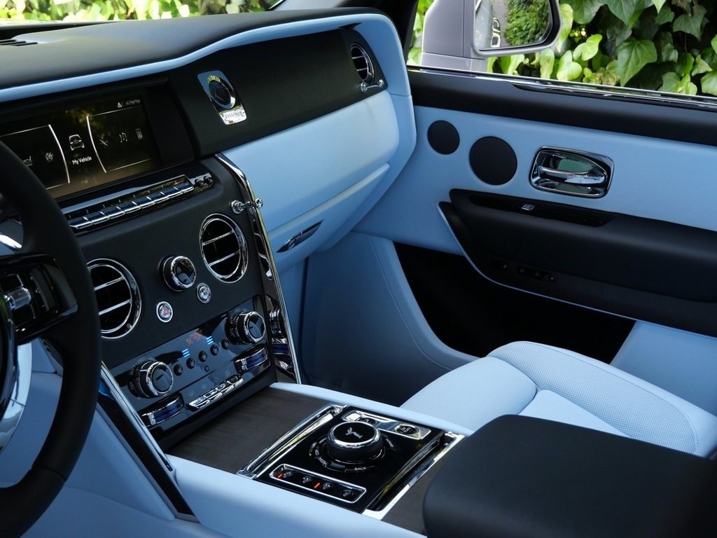 Buy 2024 Pre Owned Rolls-Royce Cullinan (12)