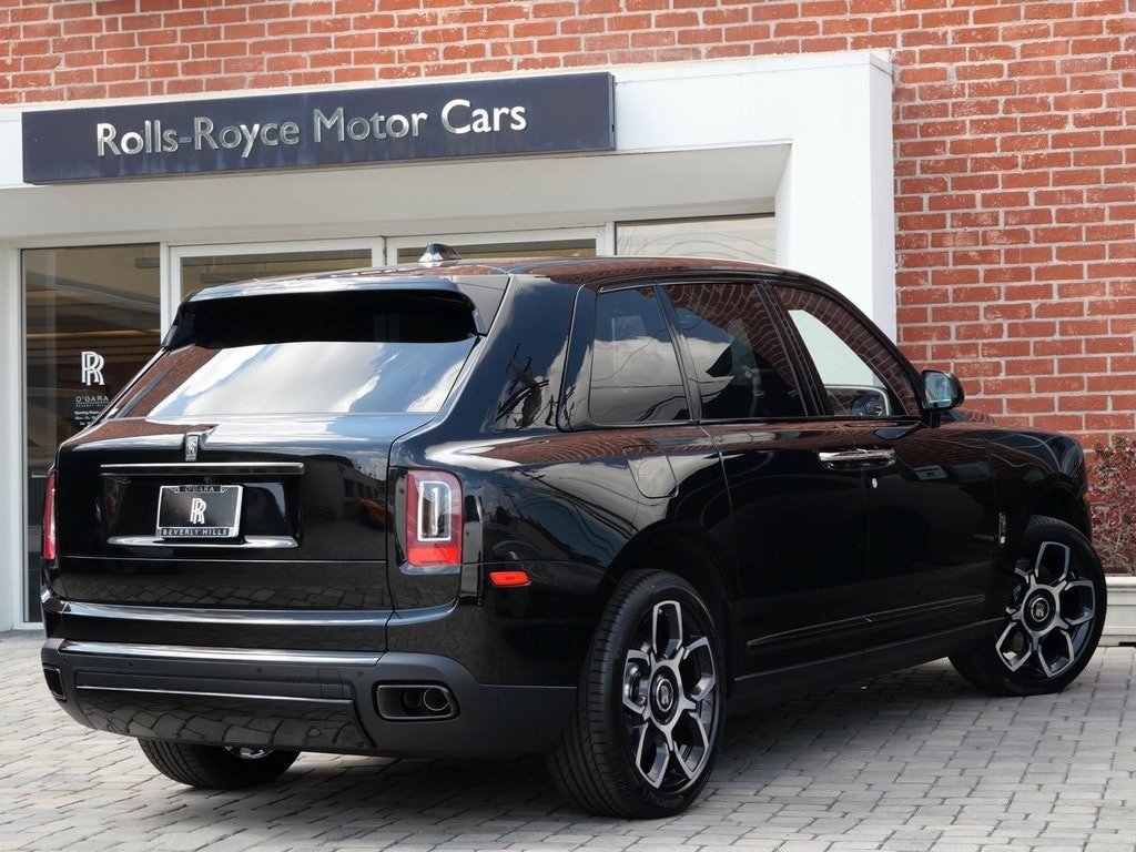 Buy 2024 Rolls-Royce Black Badge Cullinan (8)