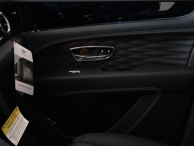 Buy New 2024 Bentley Bentayga Azure (22)