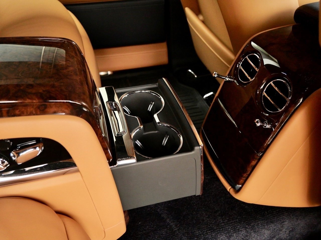 Buy Used 2022 Rolls-Royce Phantom (14)