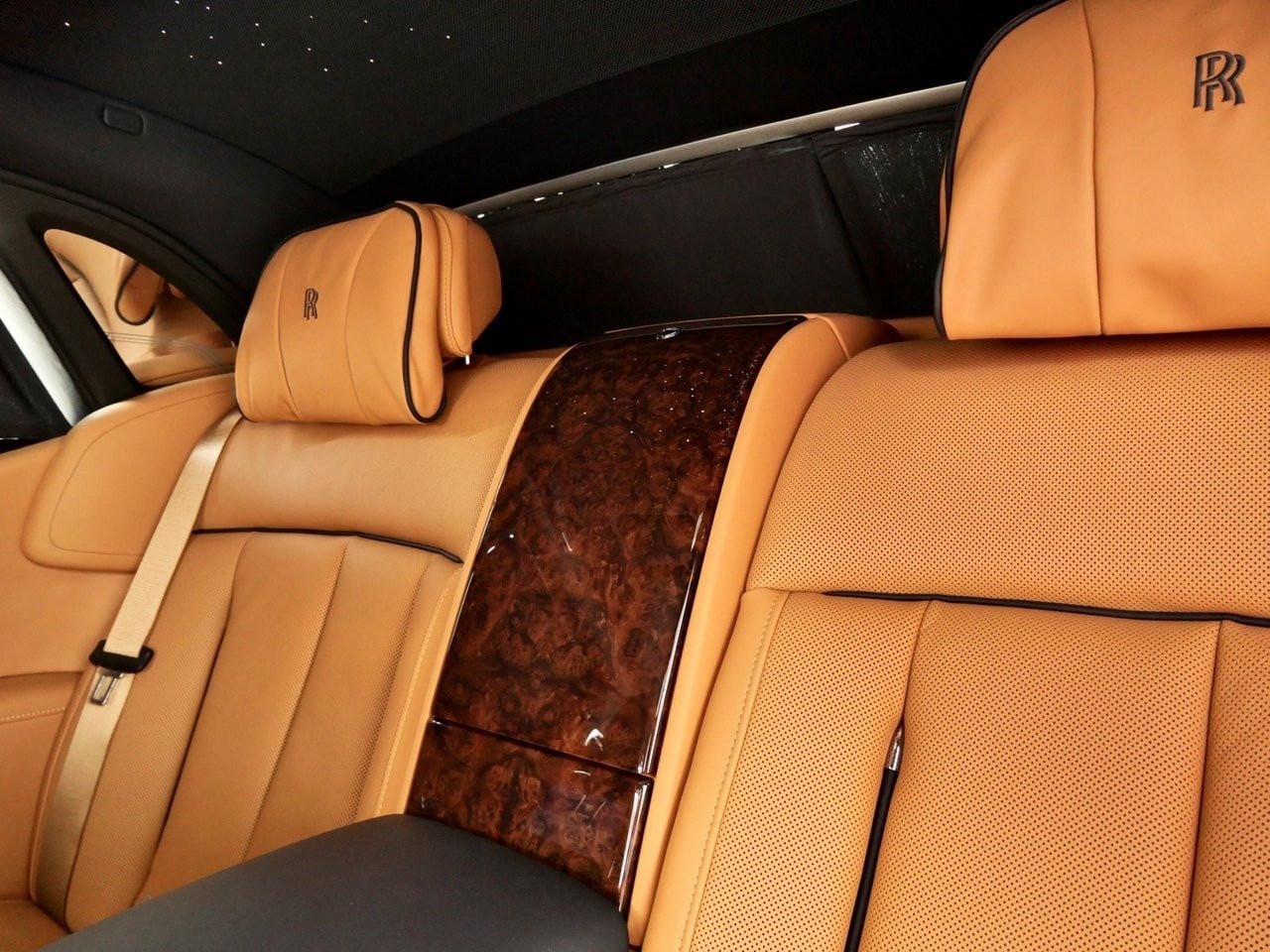 Buy Used 2022 Rolls-Royce Phantom (22)