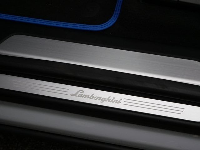 Buy Used 2023 Lamborghini Urus S (11)