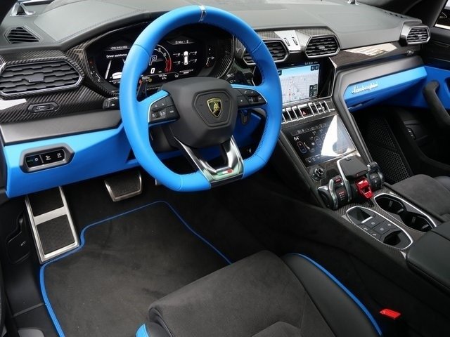 Buy Used 2023 Lamborghini Urus S (21)