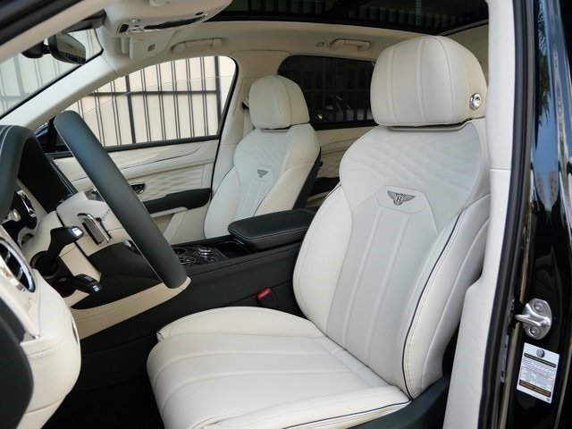 New 2024 Bentley Bentayga Azure Hybrid (14)
