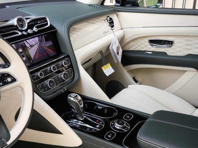 New 2024 Bentley Bentayga Azure Hybrid (16)